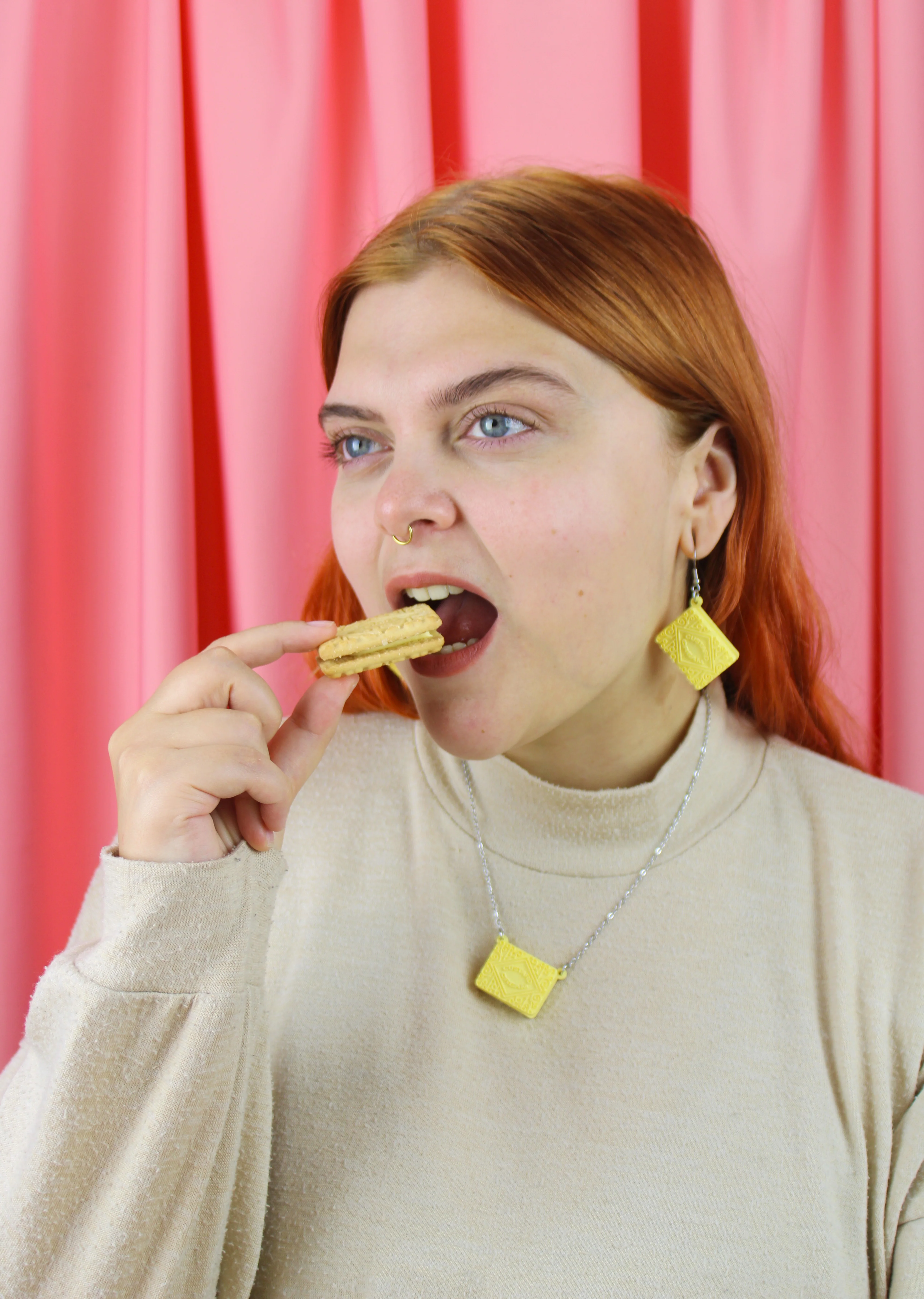 Custard Cream Biscuit Earrings - Image 4