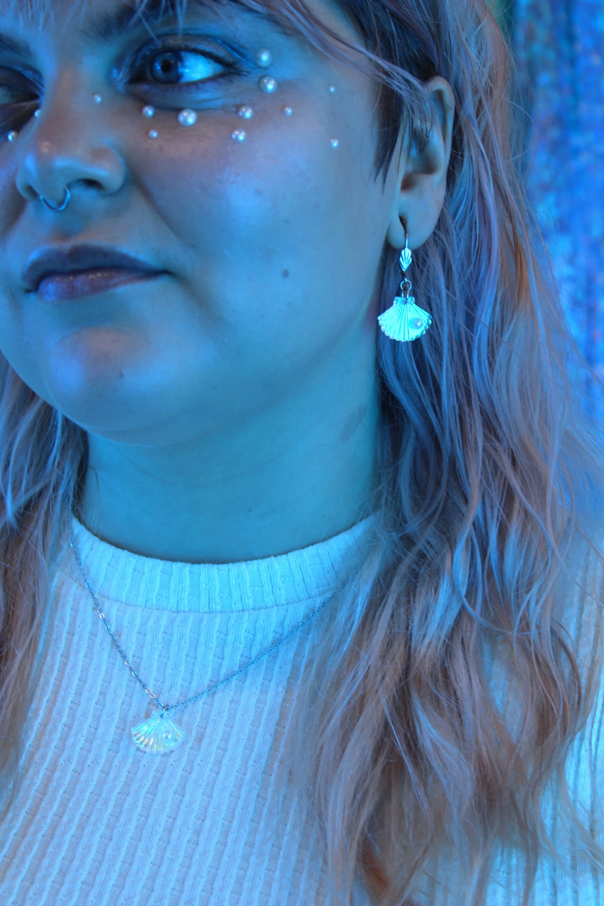 Hot Pearl Summer Earrings (Iridescent) - Image 5