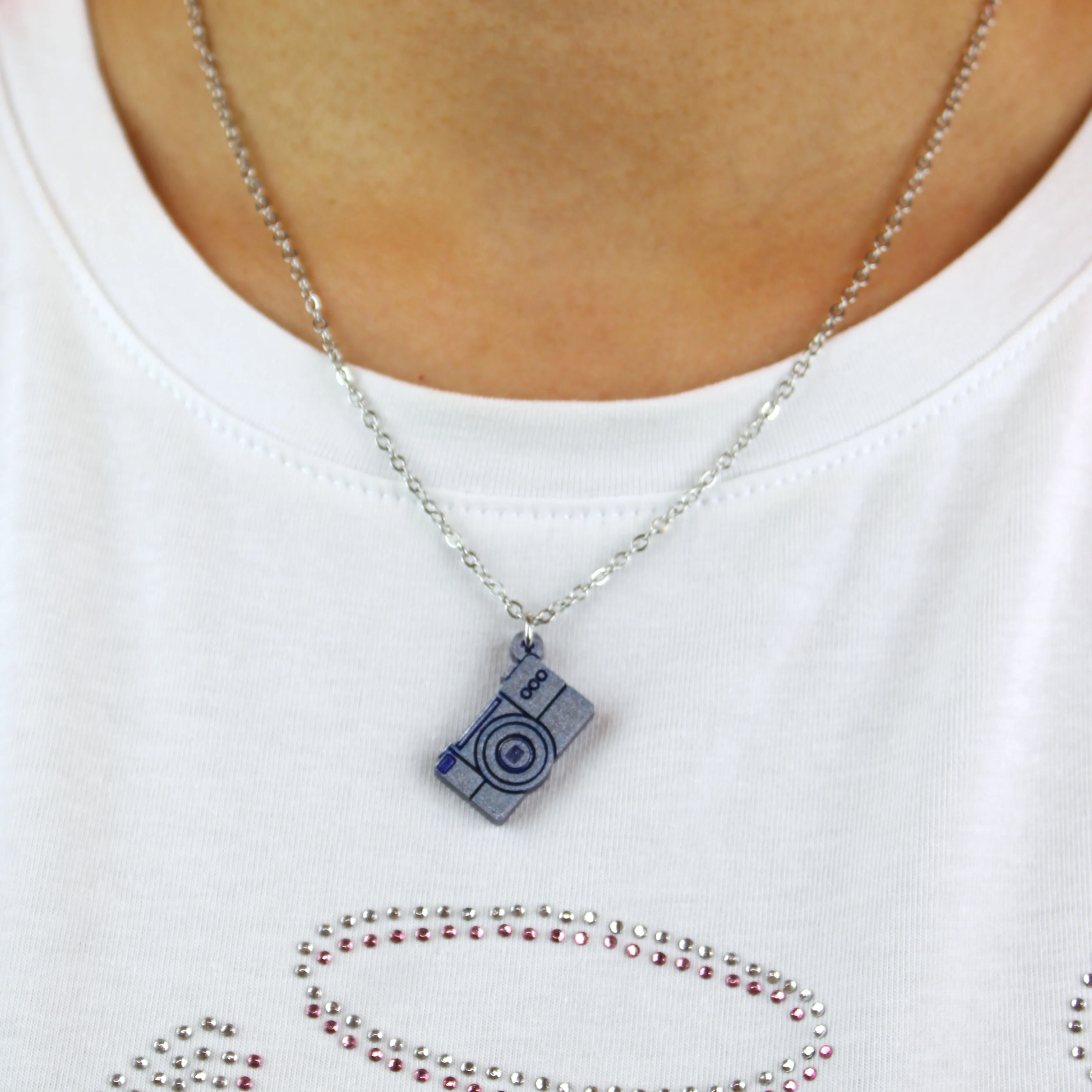 Say Cheese! Digital Camera Necklace - Image 5