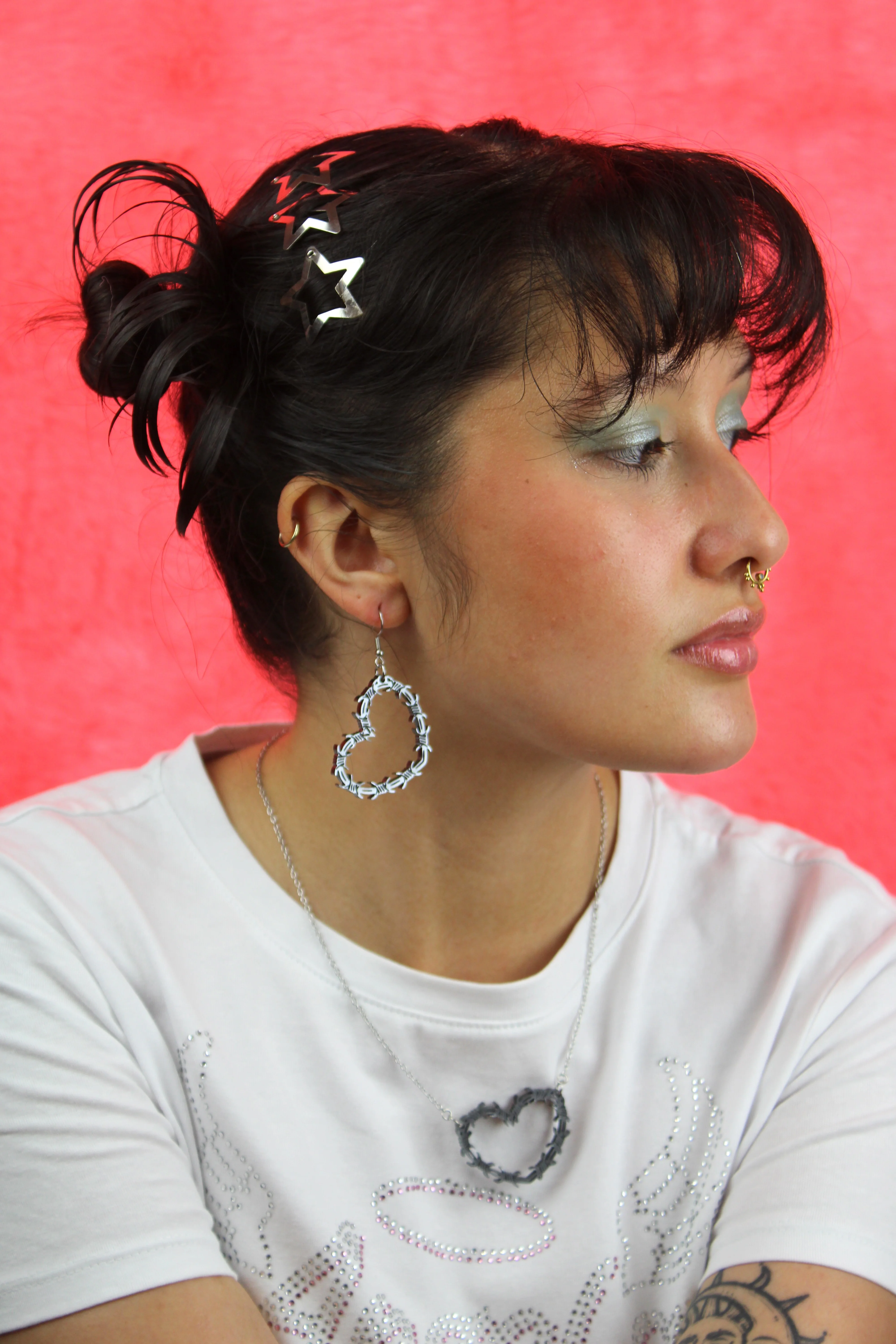 Silver Barbed Wire Heart Necklace - Image 4