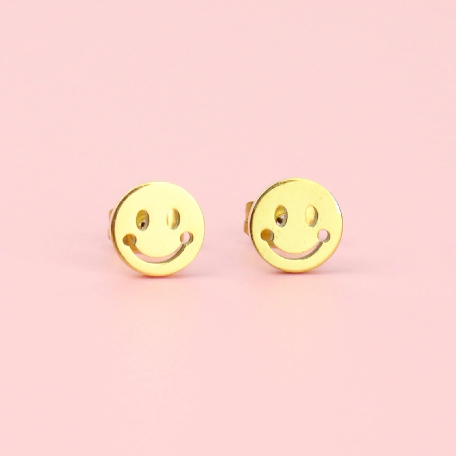 Smiley Face Stud Earrings (Gold Plated)